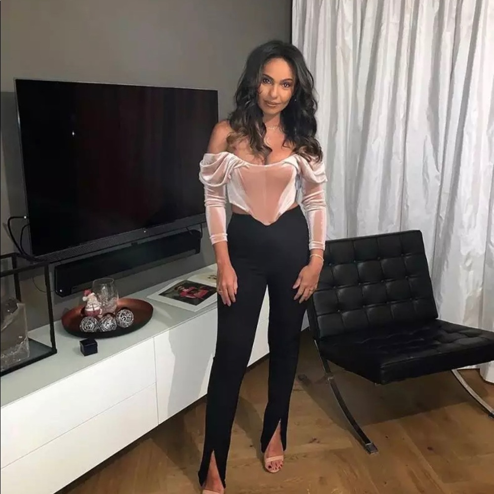 Blouses - Picture 4 of 4